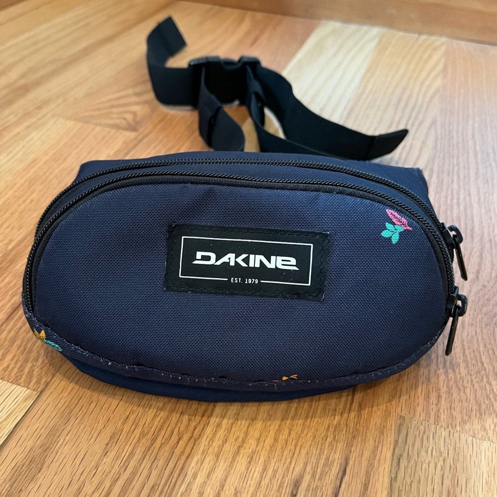 Dakine Navy Floral Accent Waist Bag